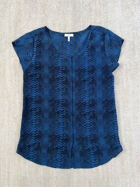 Joie Short Sleeve Black Blue Button Up Blouse Top L Reptile Print